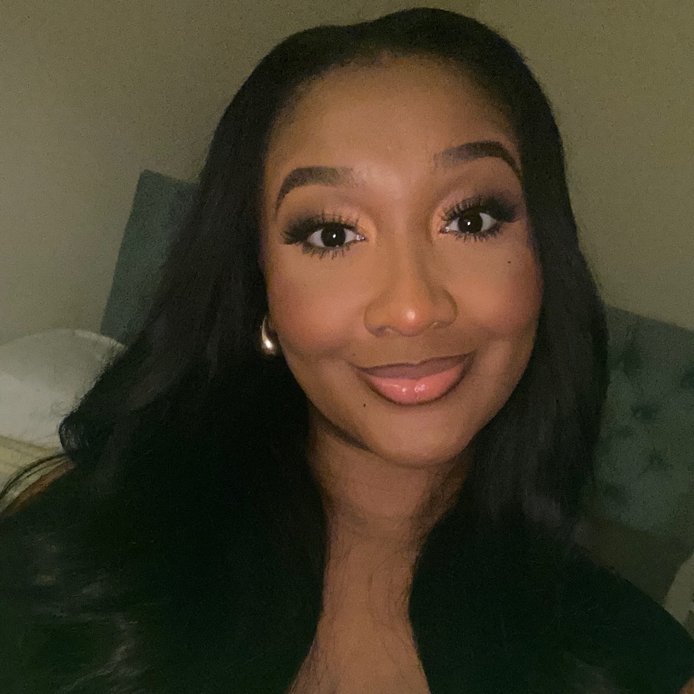 Meet your Posher, Malika